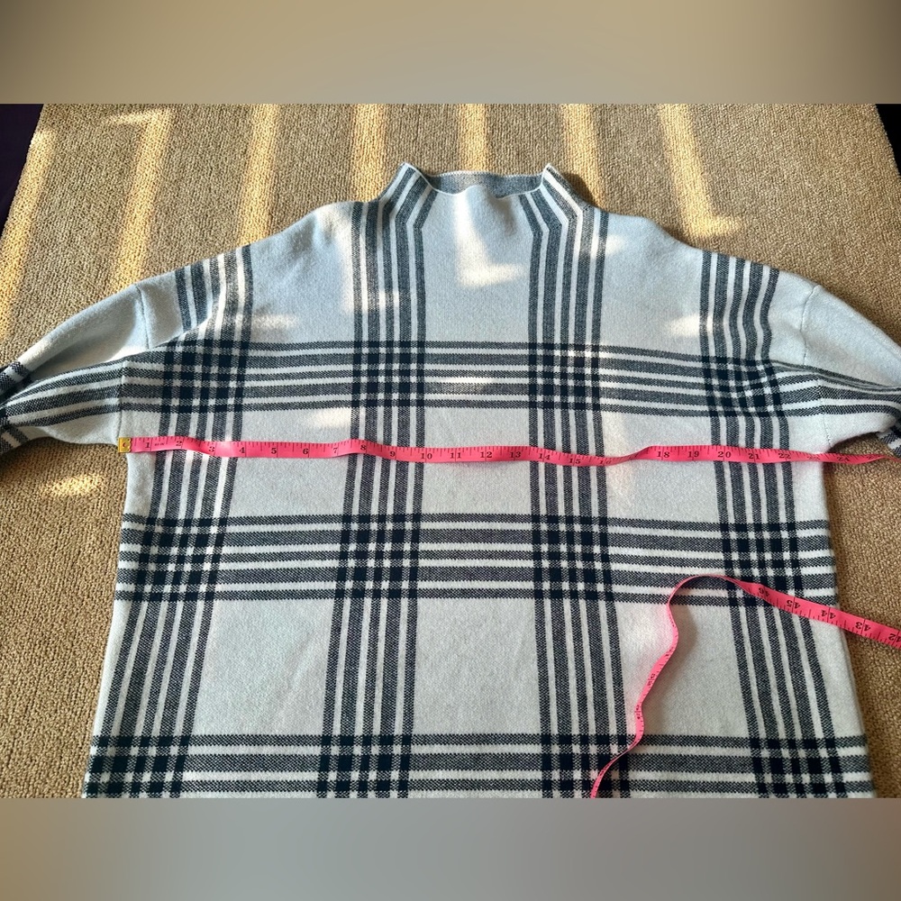 Tahari White & Black Plaid Mock Turtleneck Sweater size XL - Picture 5 of 8